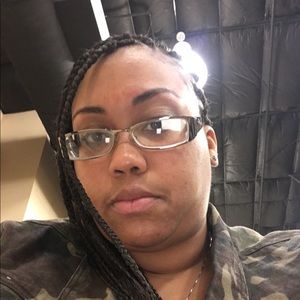 Meet your Posher, Andra